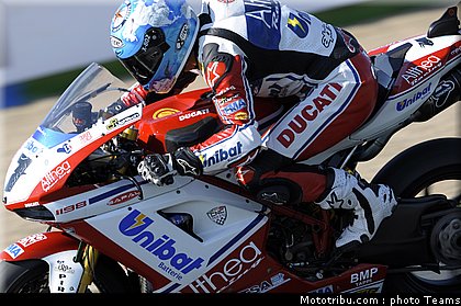 sbk_checa_015_france_magny_cours_2011.jpg