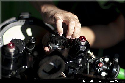 sbk_kawasaki_001_france_magny_cours_2011.jpg