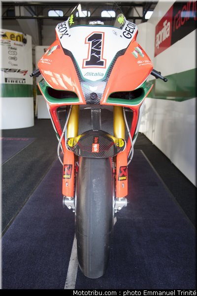 sbk_biaggi_01_france_magny_cours_2011