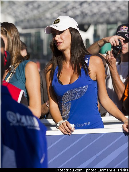 sbk_pitbabe_08_france_magny_cours_2011