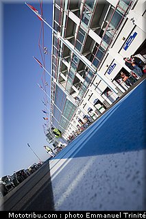 sbk_ambiance_01_france_magny_cours_2011.jpg