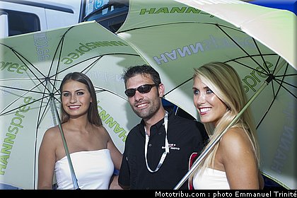 sbk_pitbabe_04_france_magny_cours_2011.jpg