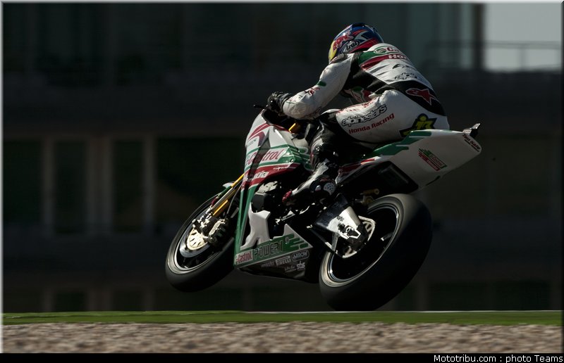 sbk_rea_005_portugal_portimao_2011