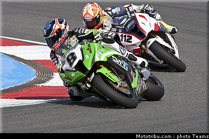 sbk_aitchinson_003_portugal_portimao_2011.jpg