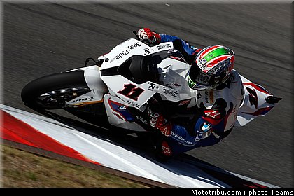 sbk_corser_005_portugal_portimao_2011.jpg