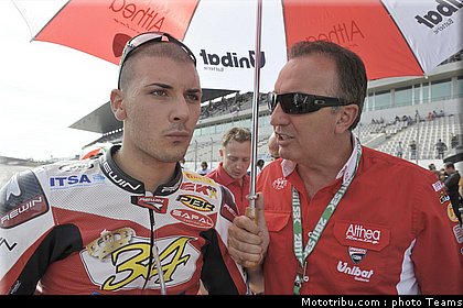 sbk_giugliano_002_portugal_portimao_2011.jpg