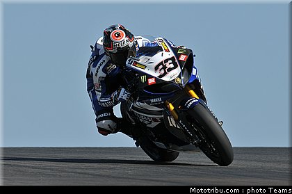 sbk_melandri_007_portugal_portimao_2011.jpg