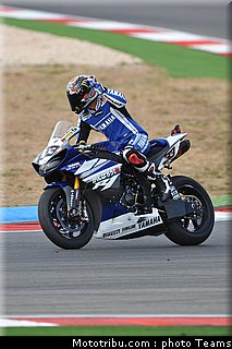 sbk_melandri_012_portugal_portimao_2011.jpg