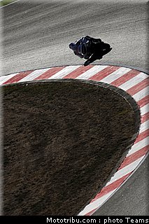 sbk_muggeridge_011_portugal_portimao_2011.jpg