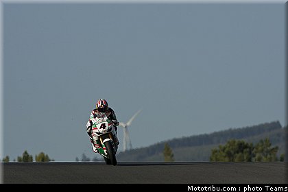 sbk_rea_006_portugal_portimao_2011.jpg