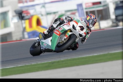 sbk_rea_012_portugal_portimao_2011.jpg