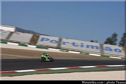 sbk_sykes_007_portugal_portimao_2011.jpg