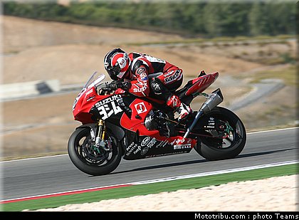 sbk_waters_007_portugal_portimao_2011.jpg