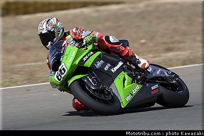 kawasaki_zx10r_team_sbk_2011_fujiwara_04.jpg