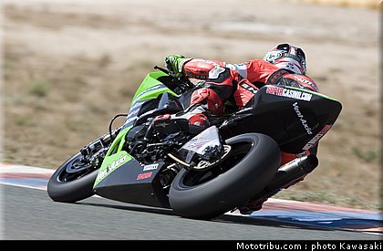 kawasaki_zx10r_team_sbk_2011_fujiwara_05.jpg