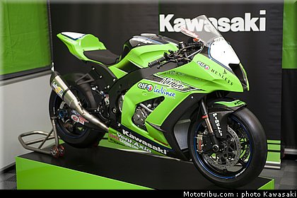 kawasaki_zx10r_team_sbk_2011_nurburgring_2010_12.jpg