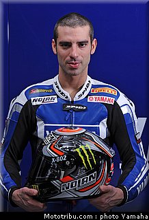 superbike_yamaha_racing_team_005_melandri.jpg