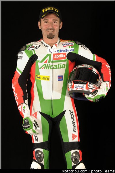 sbk_2011_tests_biaggi_2