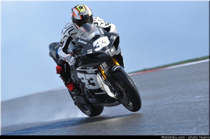sbk_2011_tests_melandri_2