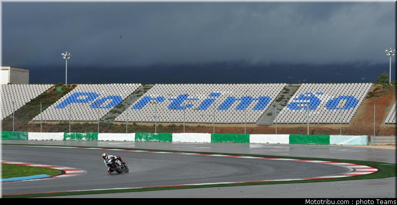 sbk_2011_tests_melandri_4