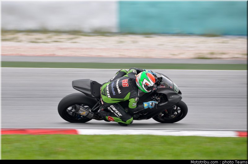 sbk_2011_tests_sykes_19
