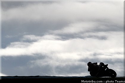 sbk_2011_tests_haslam_09.jpg