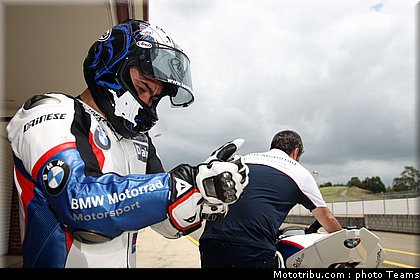 sbk_2011_tests_haslam_13.jpg