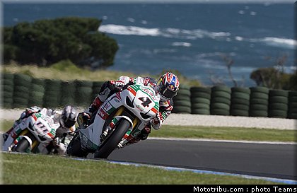 sbk_2011_tests_rea_07.jpg