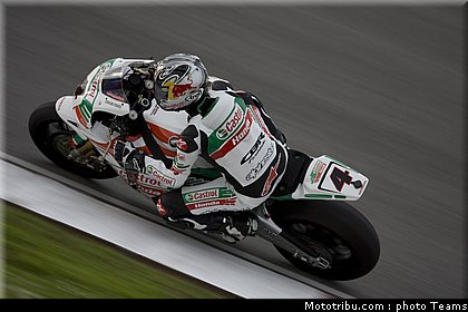 sbk_2011_tests_rea_16.jpg