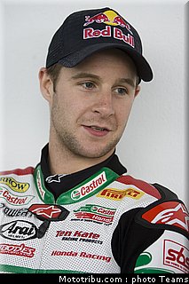 sbk_2011_tests_rea_18.jpg