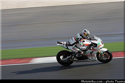 sbk_2011_tests_rea_22.jpg