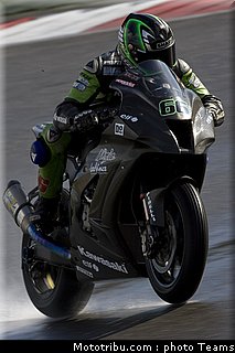 sbk_2011_tests_sykes_08.jpg