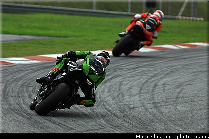 sbk_2011_tests_sykes_16.jpg
