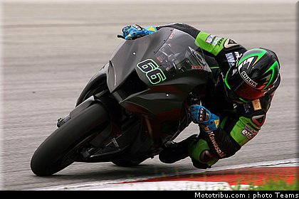sbk_2011_tests_sykes_18.jpg