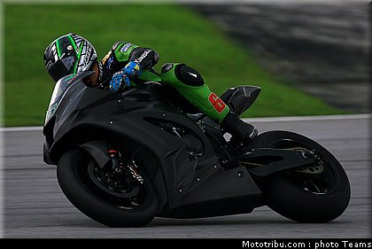 sbk_2011_tests_sykes_20.jpg
