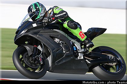 sbk_2011_tests_sykes_24.jpg