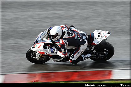 sbk_2011_tests_toseland_20.jpg