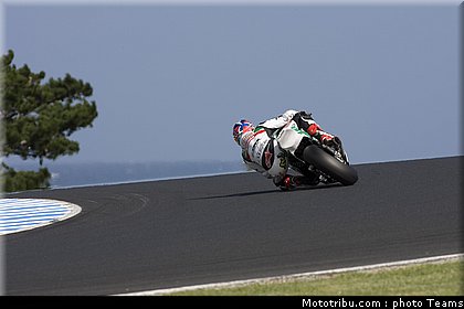 sbk_2011_tests_xaus_04.jpg