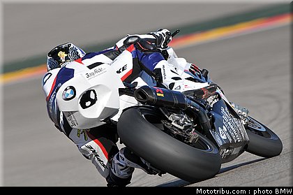 sbk_test_bmw_italia_aragon_2011_004.jpg