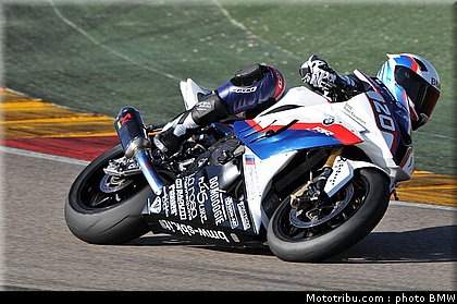sbk_test_bmw_italia_aragon_2011_014.jpg