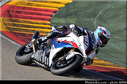 sbk_test_bmw_italia_aragon_2011_015.jpg