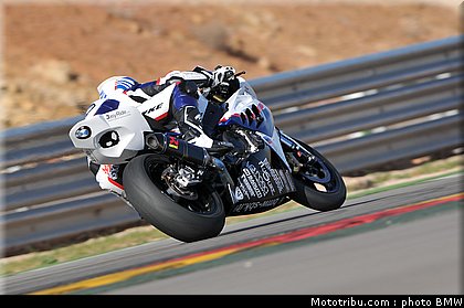 sbk_test_bmw_italia_aragon_2011_016.jpg