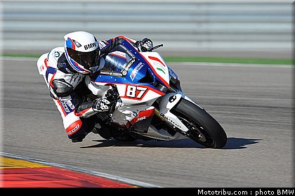 sbk_test_bmw_italia_aragon_2011_020.jpg