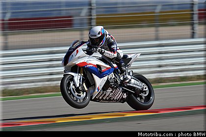 sbk_test_bmw_italia_aragon_2011_021.jpg
