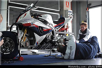 sbk_test_bmw_italia_aragon_2011_036.jpg