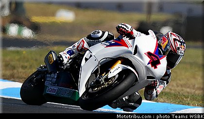 sbk_aoyama_001_australie_2012_philip_island.jpg