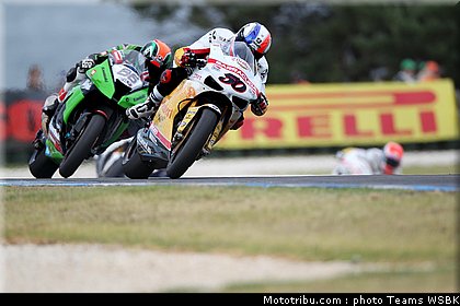 sbk_guintoli_001_australie_2012_philip_island.jpg