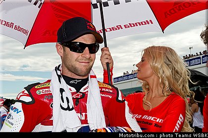 sbk_pitbabe_020_australie_2012_philip_island.jpg
