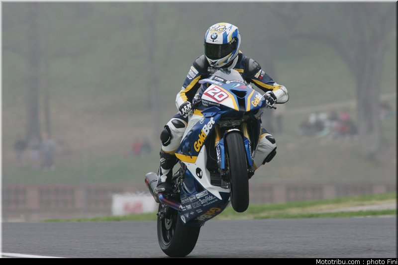 1000_superstock_barrier_003_imola_2012
