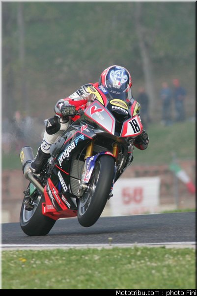 superbike_aitchinson_002_imola_2012